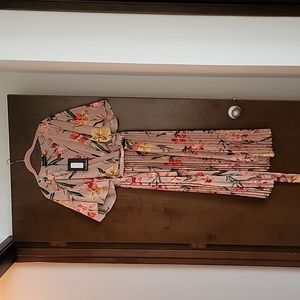 PrettyLittleThing Light Peach Floral Flare/Pleated Women's Dress US Size 12